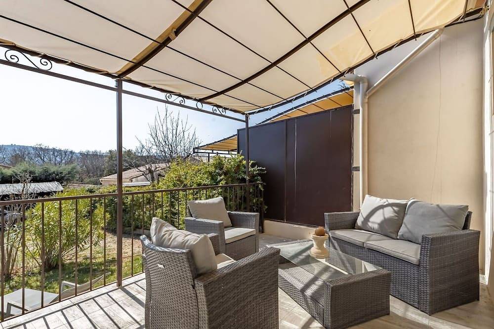 Preciosa casa de vacaciones  con Wifi, piscina privada, Tv, terraza y aparcamiento in Rustrel, Parque natural regional del Luberon