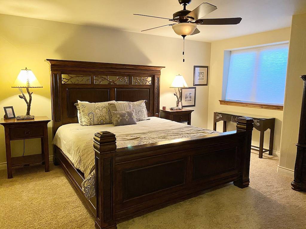 Luxury Riverfront Home auf 2 Hektar, mit Whirlpool, nur wenige Minuten von der Innenstadt von Bv in Buena Vista, Chaffee County