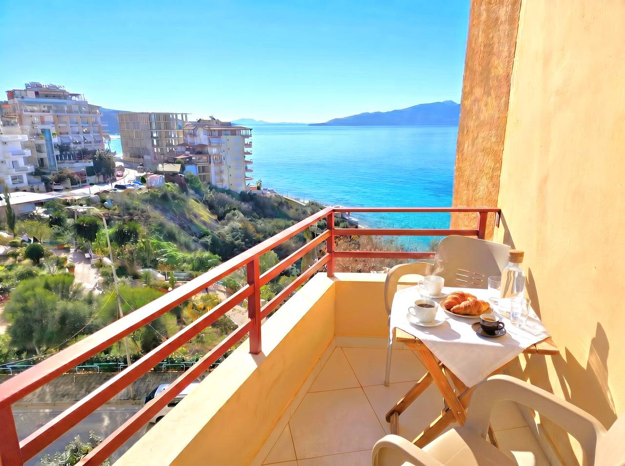 Ganze Wohnung, Ferienwohnung für 5 Personen mit Balkon in Sarandë, Vlorë