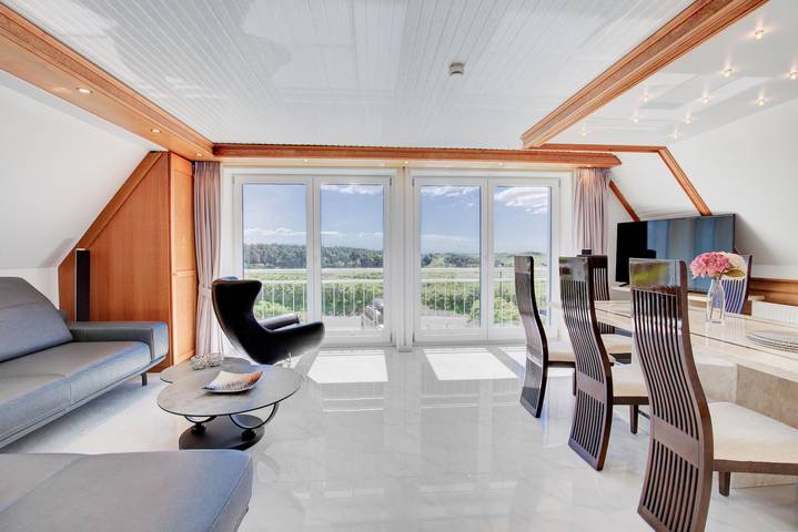 Ferienwohnung für 7 Personen, mit Balkon und Terrasse sowie Garten und Sauna in Westerland