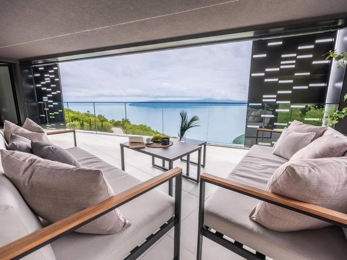 Location de vacances pour 8 personnes, avec piscine ainsi que jardin et sauna dans Mošćenice - 2