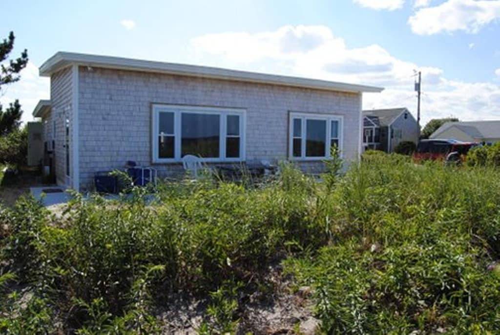 Rexhame Beach Ocean Front Bungalow Cottage Ferienwohnung in Marshfield, Massachusetts