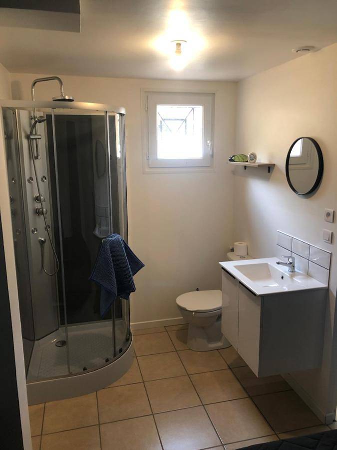 Gîte pour 4 personnes, avec terrasse ainsi que vue et jardin à Caussade - 4
