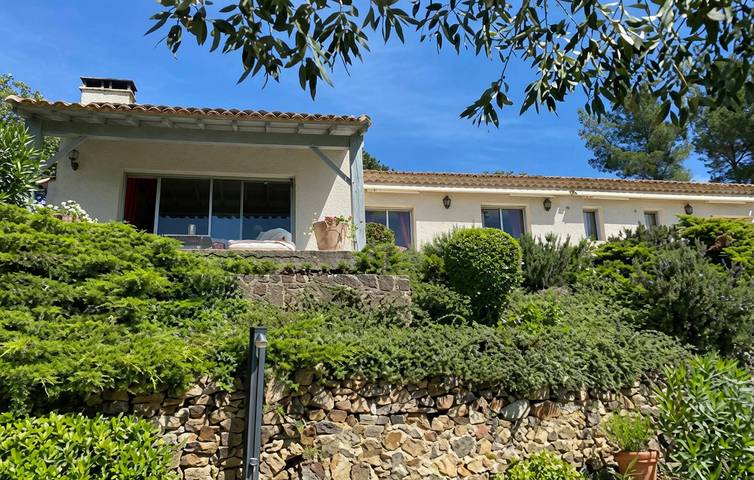 Maison de vacances pour 8 personnes, avec piscine ainsi que terrasse et jardin