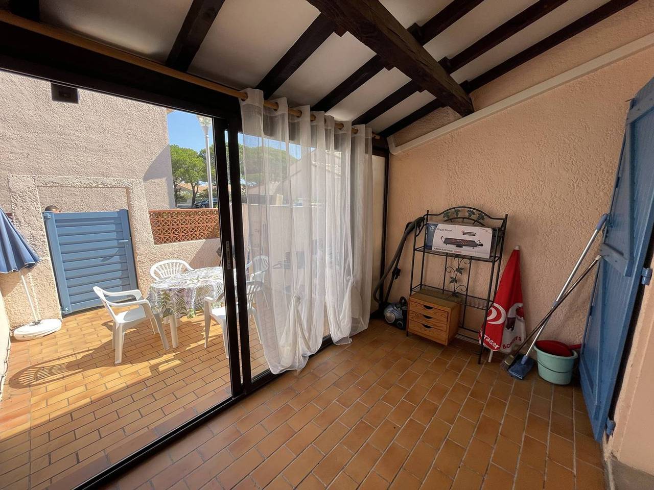 Pavillon climatisé avec mezzanine, 4 couchages, proche plage et commerces, parking privé, St-Cyprien in Saint-Cyprien-Plage, Saint-Cyprien