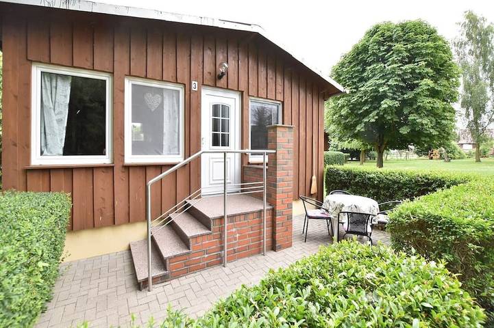 Ferienhaus für 4 Personen, mit Garten und Pool sowie Terrasse in Weitendorf-Hof