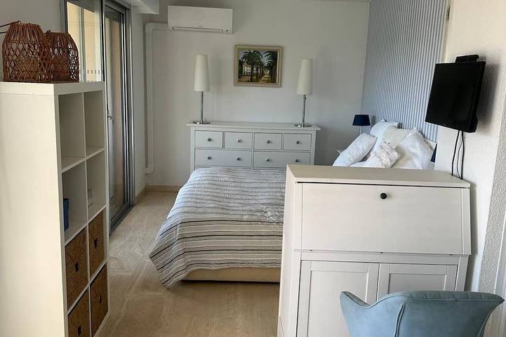 Appartement entier, Appartement luxueux avec vue exceptionnelle et à 200 mètres de la plage. in Cavalaire-sur-Mer, Parc national de Port-Cros