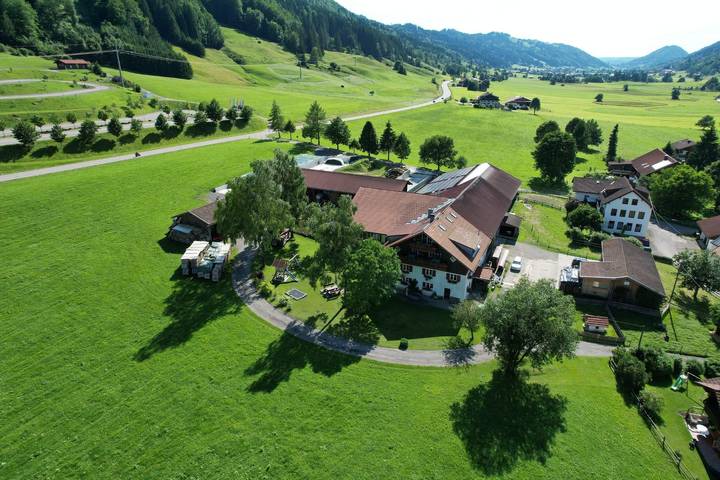 Ferienhaus für 4 Personen, mit Balkon und Garten am Großer Alpsee