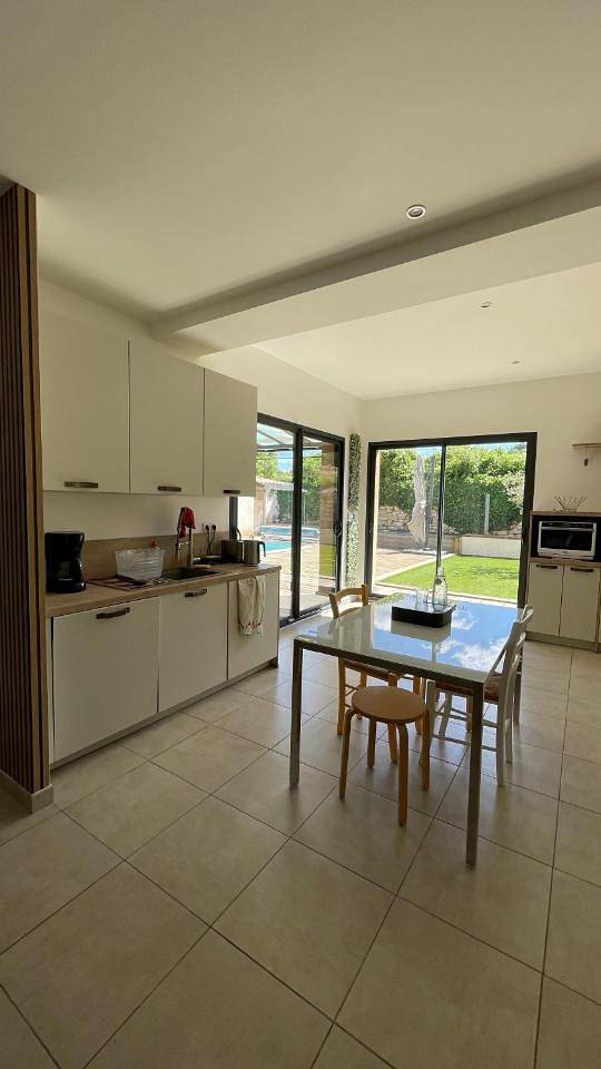 Location de vacances pour 6 personnes, avec piscine ainsi que jacuzzi et jardin, adapté aux familles à Malemort-du-Comtat - 4