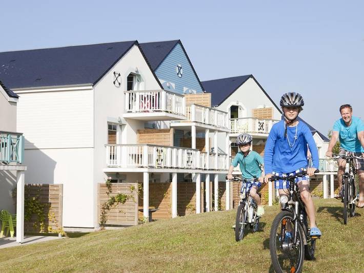 Camping pour 4 personnes, avec Balcon/Terrasse et Bassin pour enfant dans Plages du débarquement