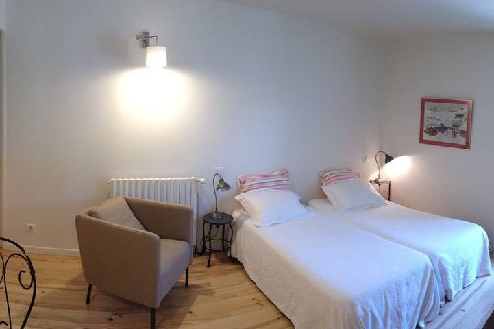 Gîte pour 6 personnes, avec piscine et jardin, animaux acceptés à Jurançon - 4