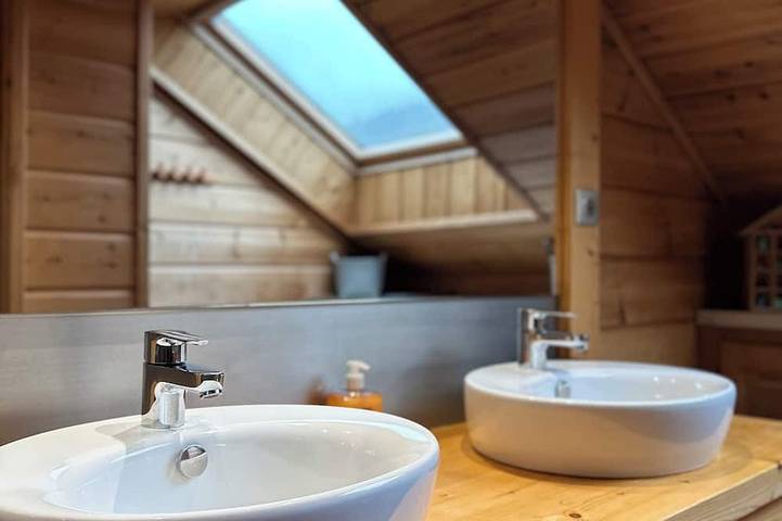 Chalet pour 9 personnes, avec balcon ainsi que sauna et jardin, animaux acceptés à Rochesson - 4