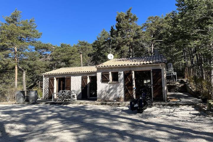 Maison de vacances pour 6 personnes, avec terrasse ainsi que jacuzzi et jardin