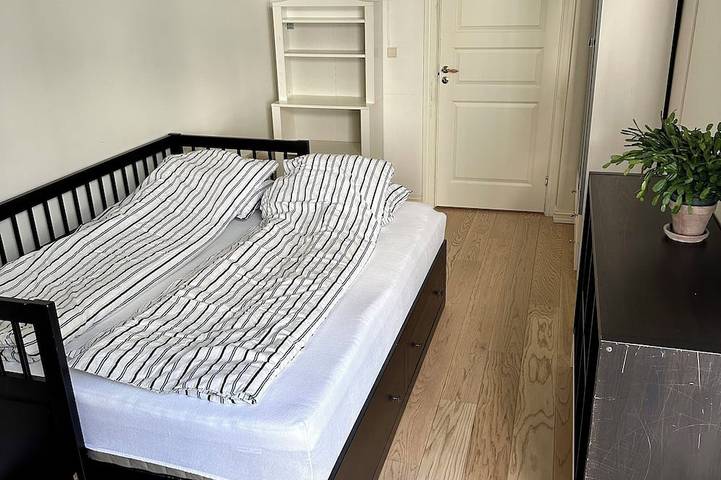 Apartamento entero, Classical 3 bedroom, 2 bath, minutes walk from Royal Palace, Shopping & Downtown in Frogner, Oslo