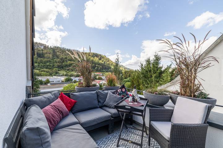 Appartement entier, Appartement « Zuhause Auf Zeit » : vue montagne, terrasse privée et Wi-Fi in Albstadt, Neckar-Alb