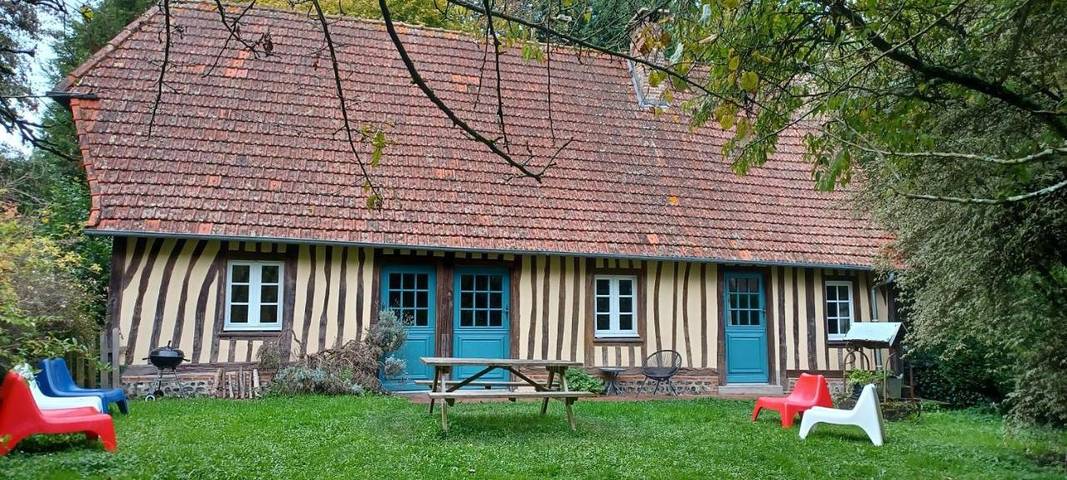 Location de vacances pour 10 personnes, avec vue et jardin à Offranville