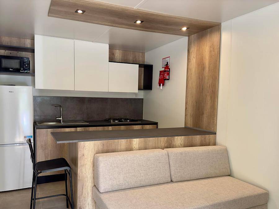 Camping Village Mugello Verde - Casa mobile 2 persone - Casa mobile Deluxe con 2 camere da letto - 2 bagni (2 persone comprese - 2 persone in più possibili con supplemento, contattare il campeggio) in Scarperia e San Piero, Firenze province