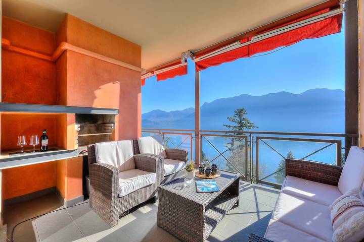 Gîte pour 4 personnes, avec vue sur le lac ainsi que terrasse et piscine à Ghiffa - 4