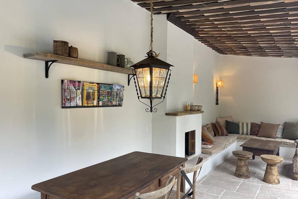 Villa With Heated And Secured Pool 2 To 8 Persons All Options In  Heart  Lorgues in Lorgues, Draguignan region