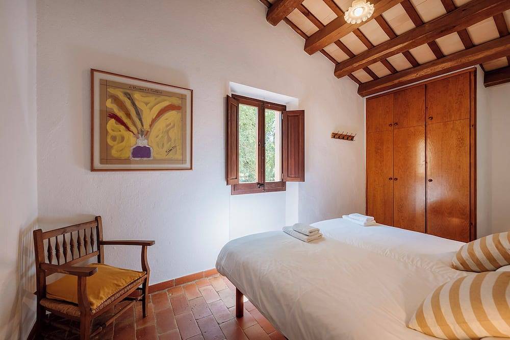 Ideal Familias. Gran jardín, piscina privada, barbacoa, terraza, Ac\n14 personas in Vilademuls, Pla de l'Estany