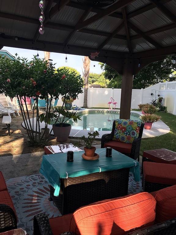 Fünf Meilen von der Mayo-Klinik und neun Blocks vom Meer entfernt. Ruhig und gemütlich. in Jacksonville Beach, Duval County