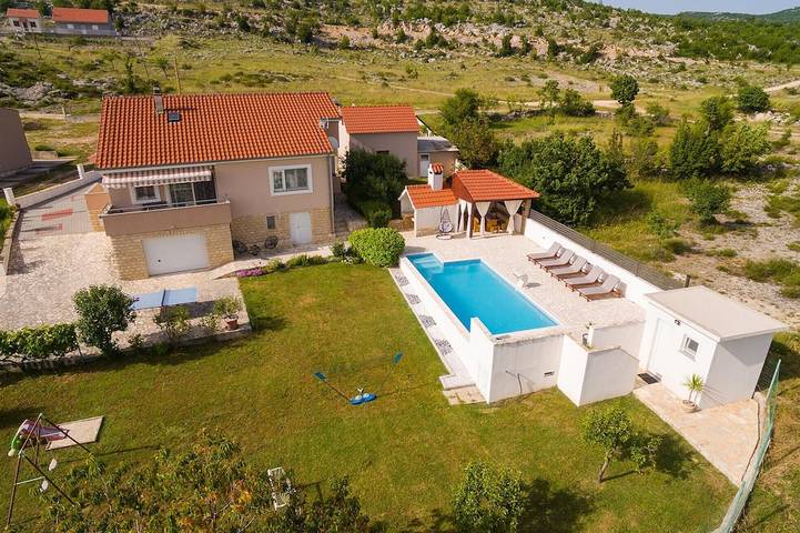 Stunning home in Brstanovo in Nisko, Dalmatian Zagora