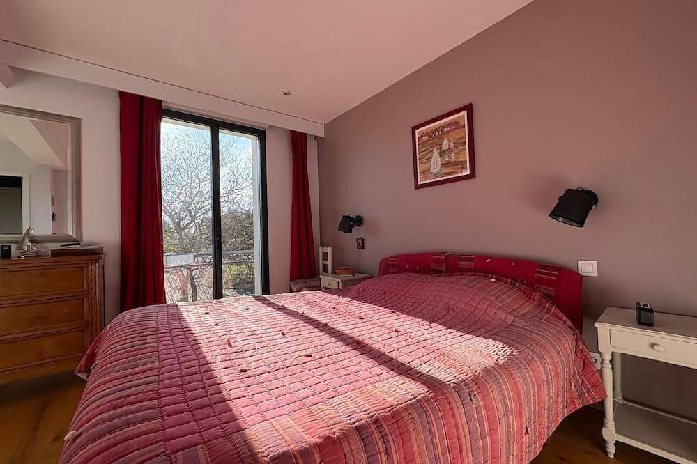 Spacious house with garden in La Rochelle, Región de La Rochelle