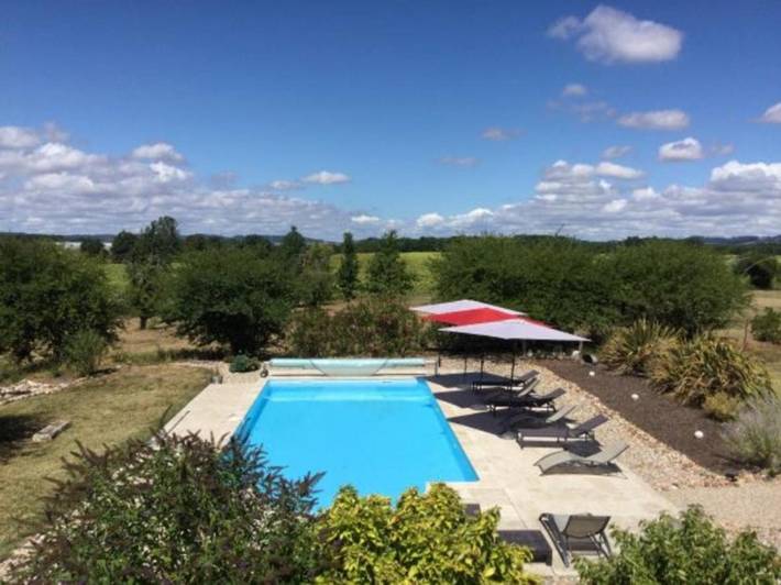 Location de vacances pour 9 personnes, avec vue ainsi que jardin et piscine à Bourran - 2