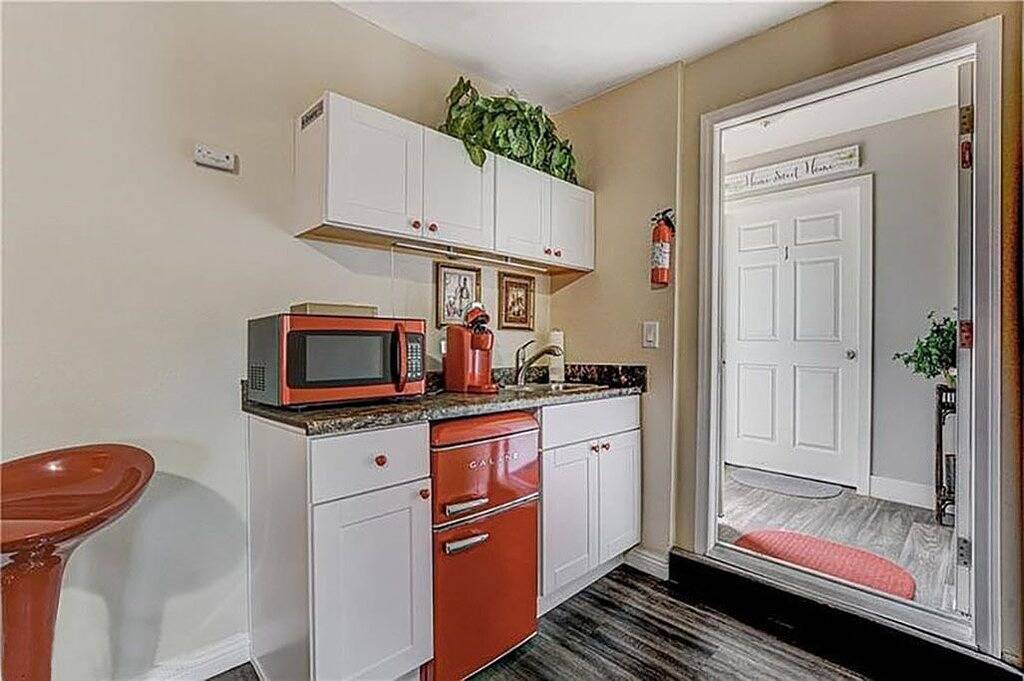 Ganze Wohnung, Spacious 1 Bedroom Studio with Private Bath & Kitchenette in Las Vegas, Nevada