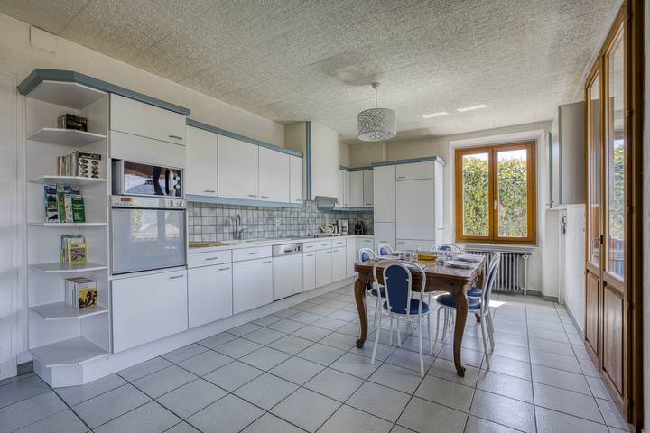 Villa pour 10 personnes, avec jardin ainsi que terrasse et vue sur le lac en Haute-Savoie - 4