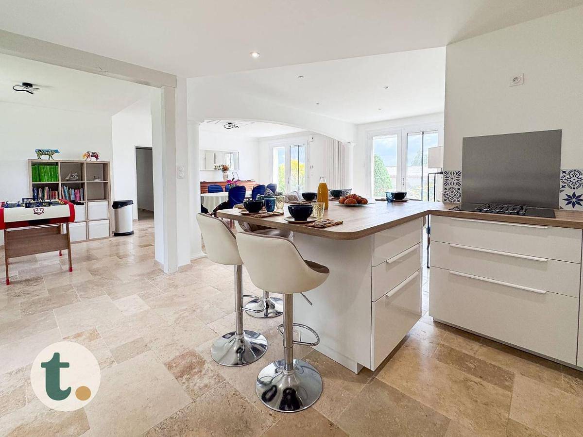 Four-Bedroom House in Treize-Vents, Vallée de la Loire