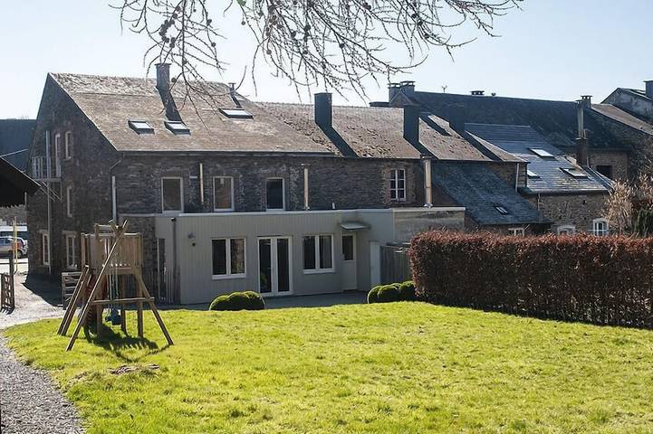 Maison de vacances pour 32 personnes, avec terrasse et jardin à Vresse-sur-Semois