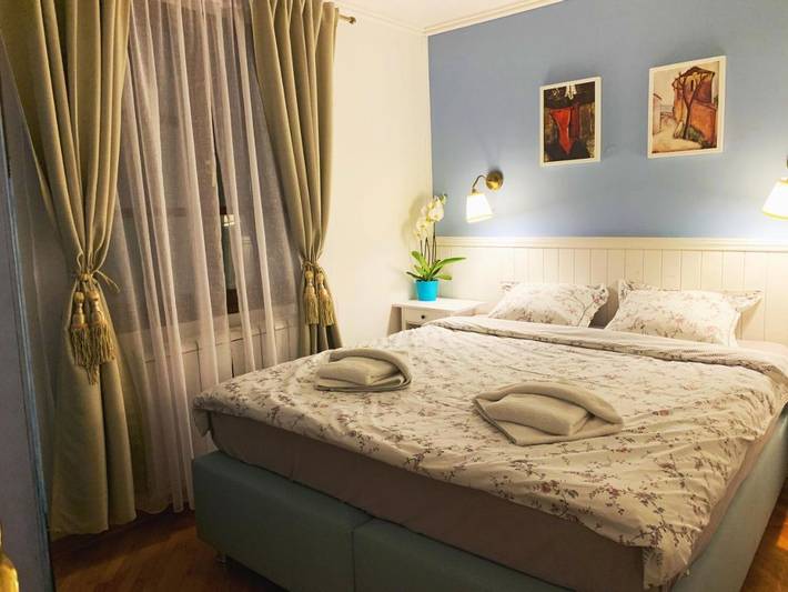 Apartamento para 4 personas, con Balcón y Terraza además de Jardín y Sauna en Belgrado