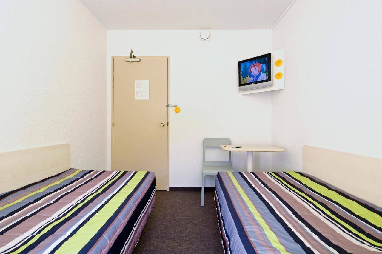 Triple Room with Shared Bathroom in Charleville-Mézières, Ardennes