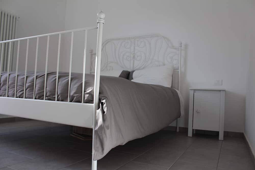 Apartamento entero, New Flat In A Quiet Area With Provat Parking Lot And Garden in La Spezia (City), La Spezia