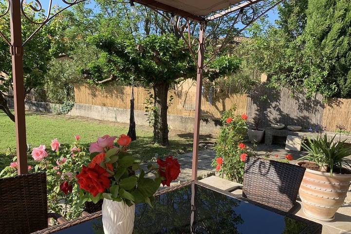 Maison de vacances pour 8 personnes, avec jardin et jacuzzi à Mazan