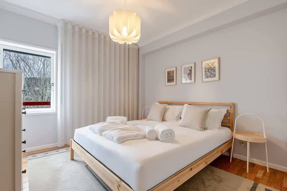 Entire apartment, Seaside Urban Retreat – 5min to Esposende Beach in Marinhas, Esposende