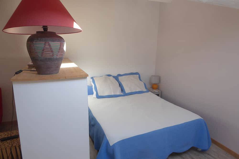 Very nice studio in the heart of a wine village near the Mediterranean. in Roquefort-des-Corbières, Mediterranean Coast (France)