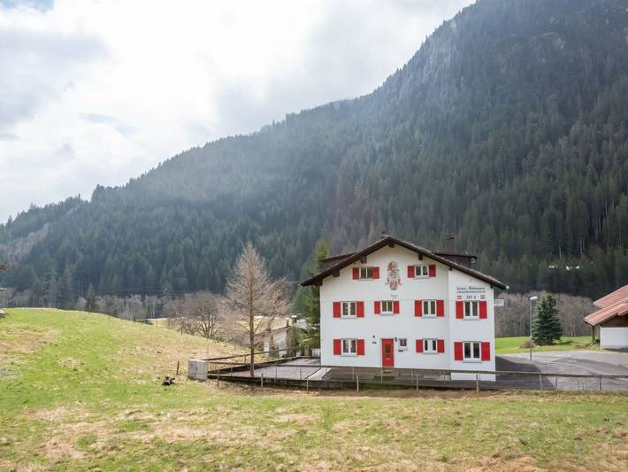 Ferienwohnung für 8 Personen, mit Terrasse und Garten im Montafon