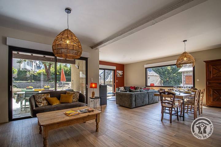 Gîte pour 8 personnes, avec terrasse ainsi que jacuzzi et jardin, animaux acceptés à Arreau - 3