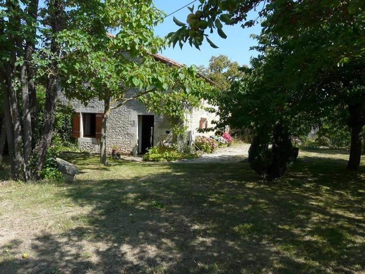 Location de vacances pour 6 personnes, avec jardin à Chaunay