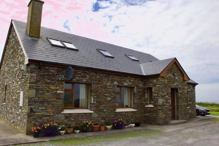 Holiday home for 2 people, with Terrace and Garden as well as View in Valentia Island