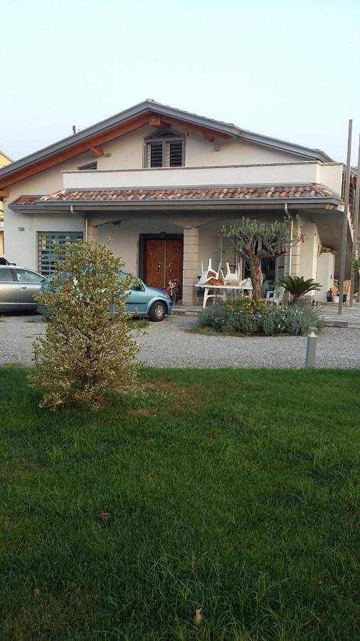 Casa vacanza per 6 persone, con Balcone e Terrazza nonché Giardino e Panorama a Castel San Giorgio