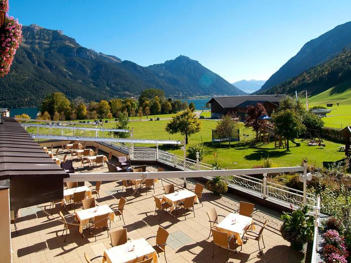 Hotel für 2 Personen, mit Pool und Garten sowie Seeblick in Eben am Achensee - 3