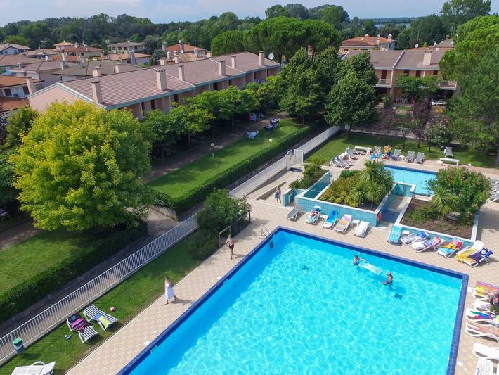 Ferienhaus für 8 Personen, mit Kinderpool und Terrasse sowie Garten, mit Haustier in Bibione - 3