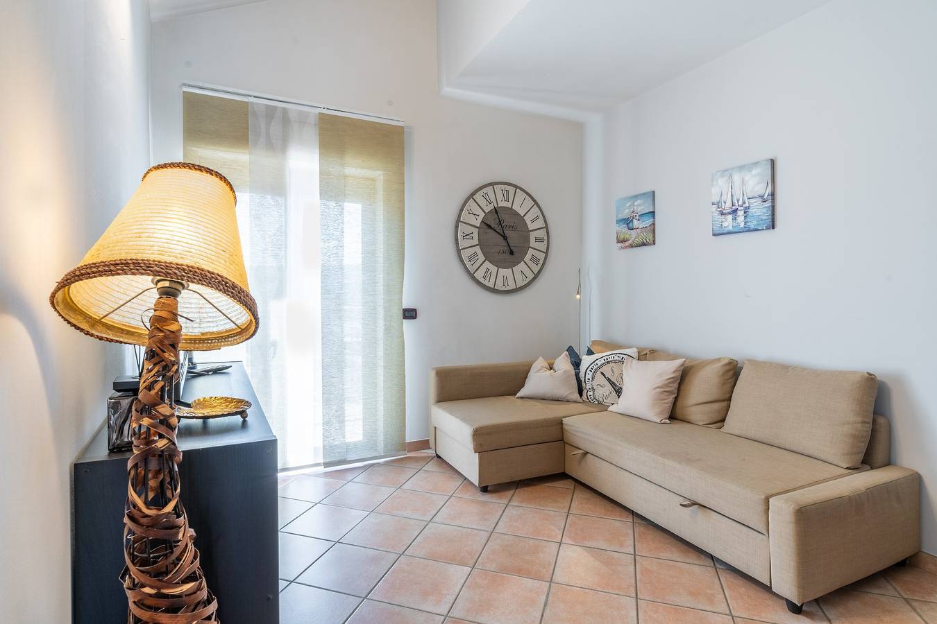 Ganze Wohnung, Komplettes Apartment 'Lentini Room' mit Wlan und Balkon mit Ätna-Blick in Lentini, Syrakus Provinz