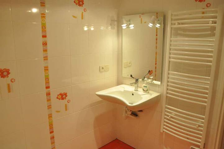 Gîte pour 3 personnes, avec jardin à Queige - 3