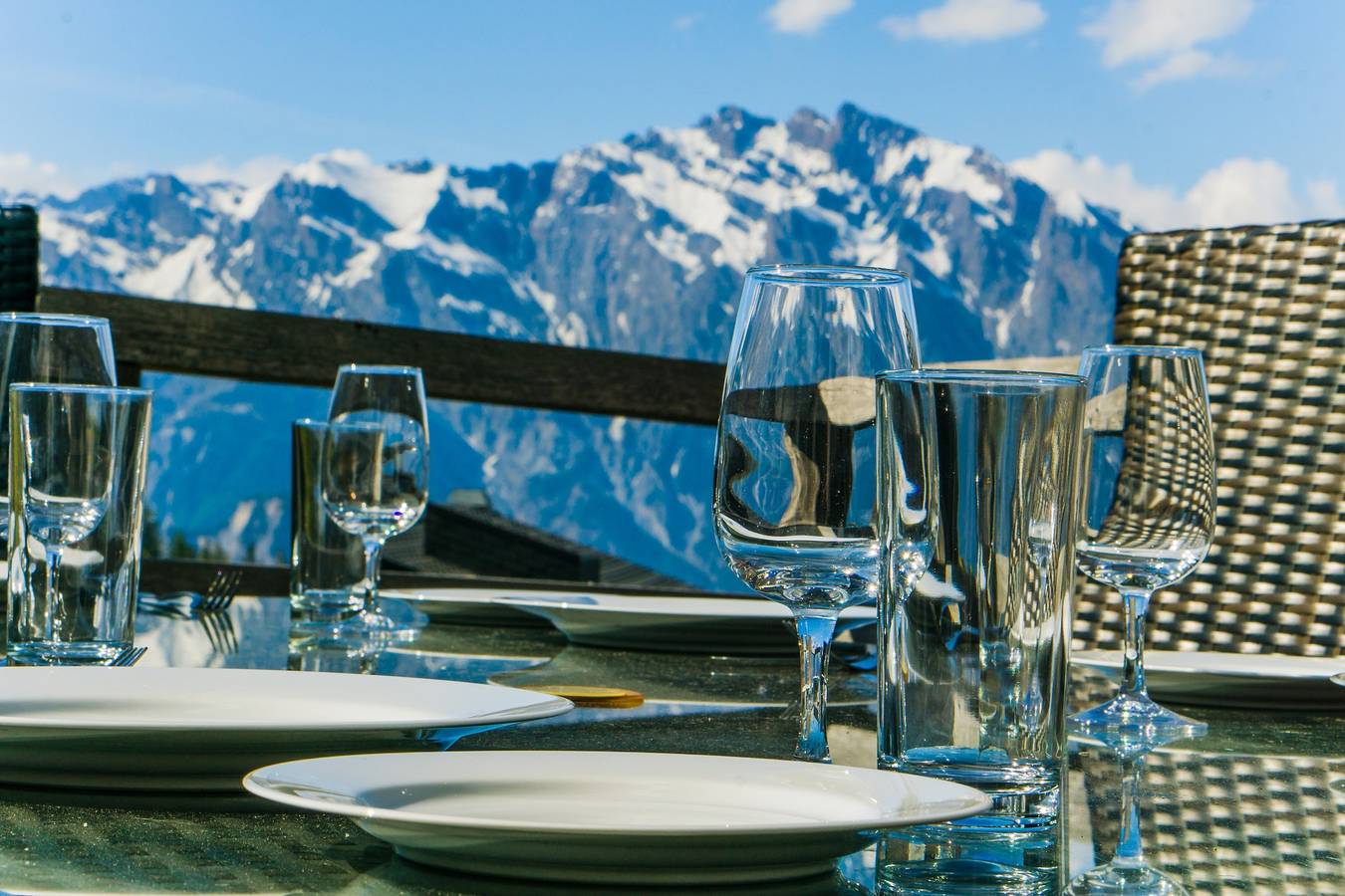 Chalet Chalet le Grand Ours - Jacuzzi Sauna Views Ski-In Ski-Out in La Tzoumaz, Riddes