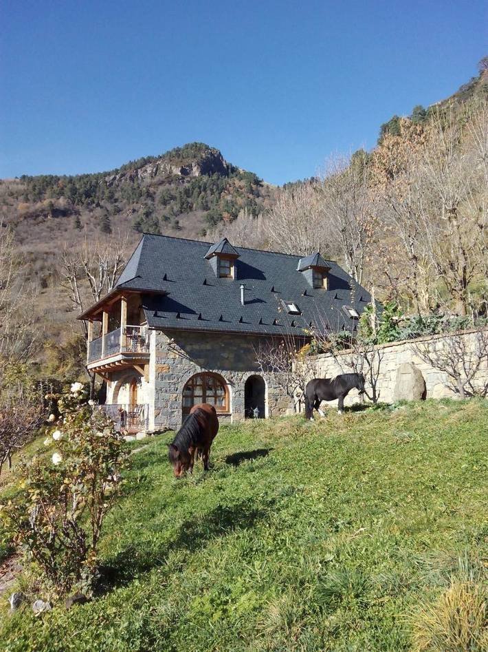 Casa rural para 2 personas, con vistas además de terraza y jardín en Sobrarbe - 4