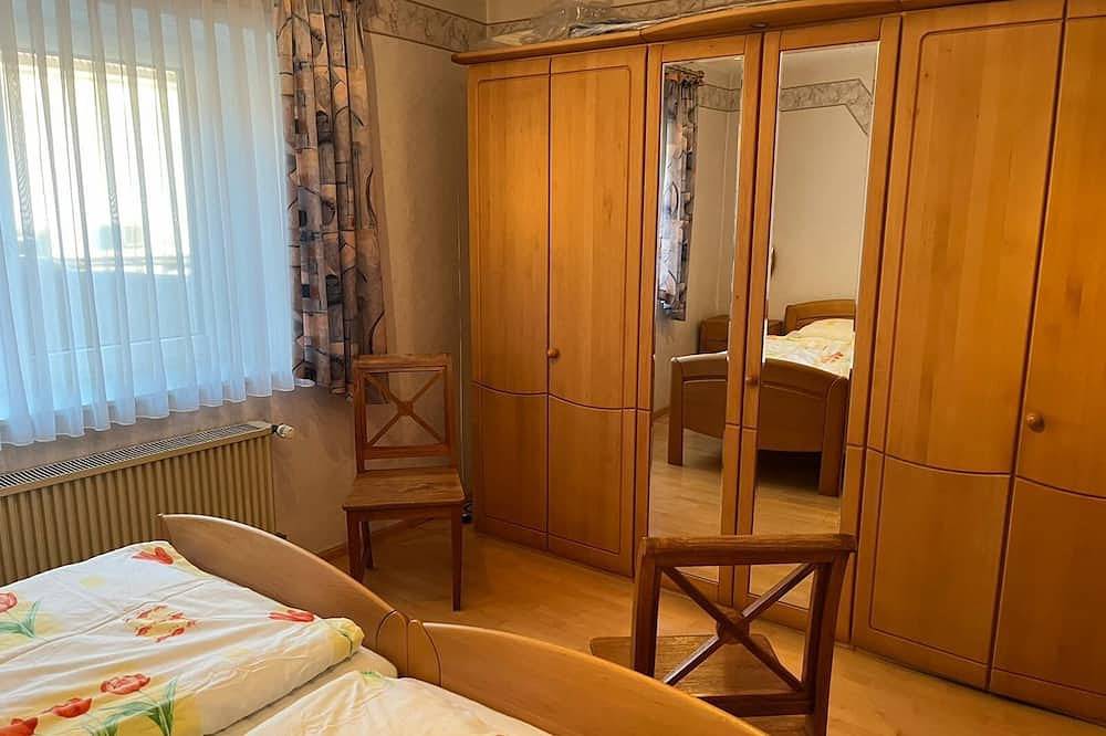 Ganze Wohnung, Ferienwohnung/Zimmer am Fuße der Kapfenburg, in Westhausen/Aalen in Westhausen, Schwäbische Ostalb